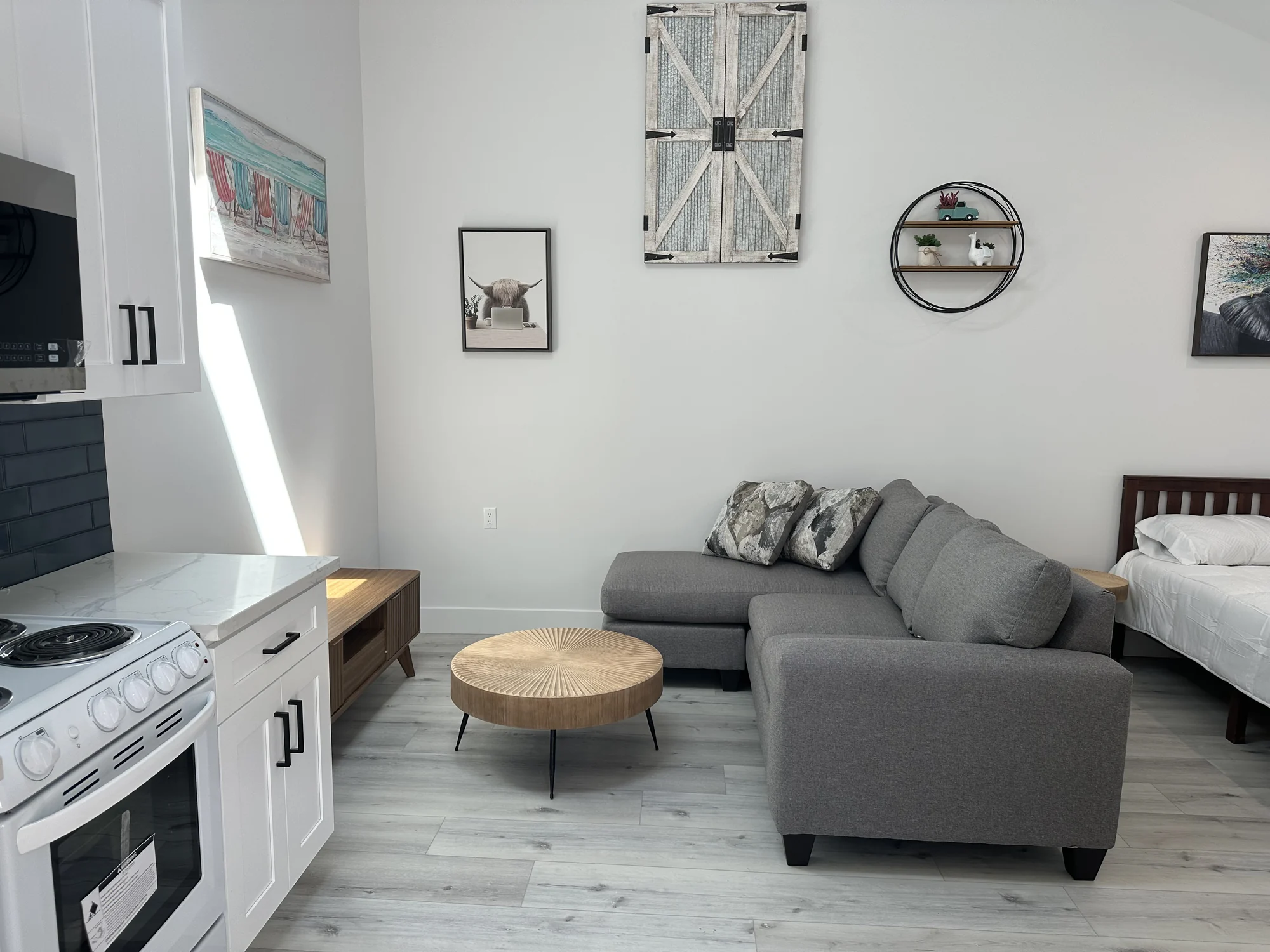 Living and sleeping area in a finished accessory unit