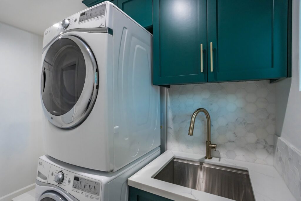 Emerald Shaker Kitchen Remodel with Wolf & Sub-Zero Appliance Suite — photo 10