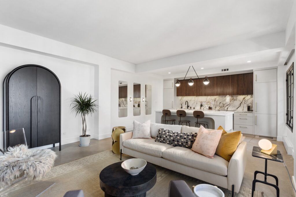 Open-Concept Kitchen Remodel with Fluted Walnut Cabinetry and Bookmatched Marble — photo 5