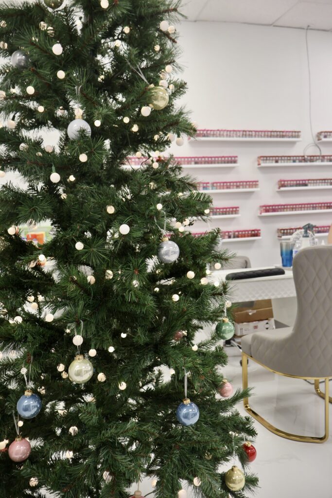 Nail Salon & Spa Interior Buildout with Mirrored Hexagon Accent Wall — photo 44